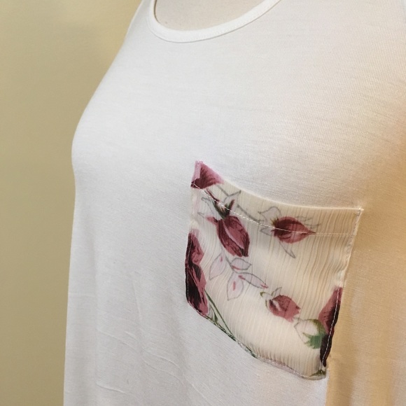 Sheer Floral Back Racerback Pocket Tank Top - Picture 3 of 5